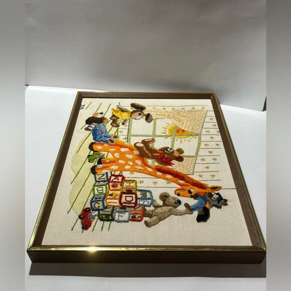 Vintage 1980 handmade crewel embroidered children’s wall art - Picture 13 of 13